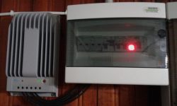 Ρυθμιστής φόρτισης τεχνολογίας MPP και πίνακας AC-DC